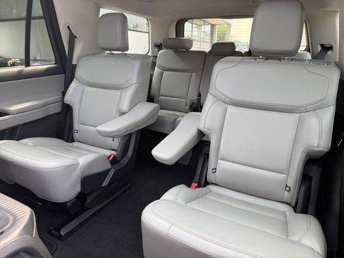 Certified 2025 Ford Expedition Active AWD/4WD image 22