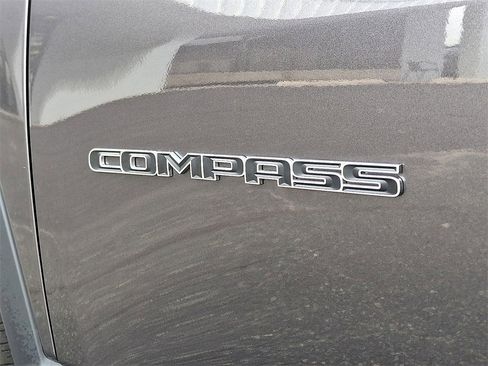 Used 2021 Jeep Compass Latitude w/ Driver Assistance Group image 30