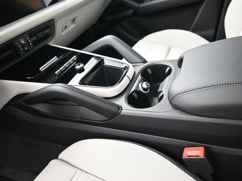 New 2026 Porsche Cayenne E-Hybrid Coupe image 22