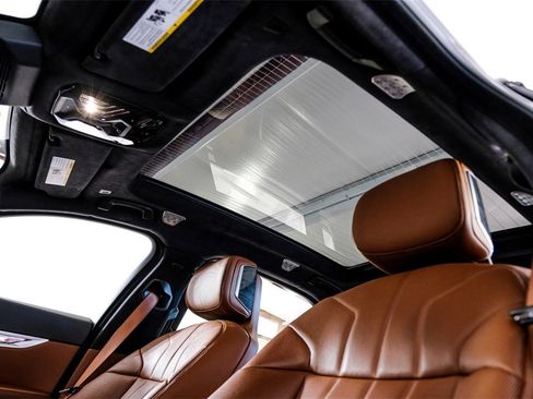 Used 2023 BMW 760i xDrive w/ Executive Package image 4