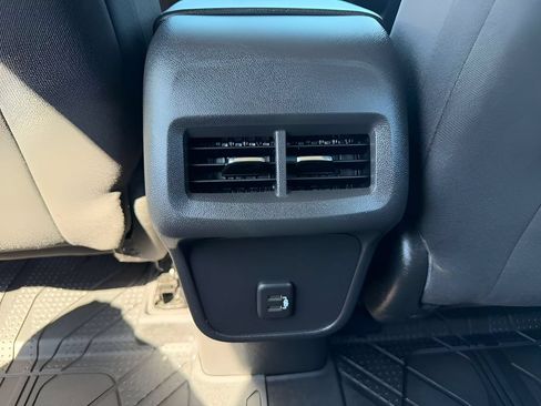 Used 2021 Chevrolet Equinox LS w/ LPO, Floor Liner Package FWD image 15