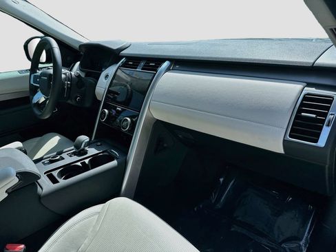 Certified 2025 Land Rover Discovery Dynamic SE AWD/4WD image 30