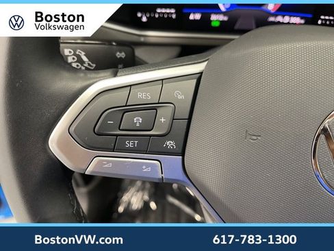 Used 2025 Volkswagen Taos SE image 11