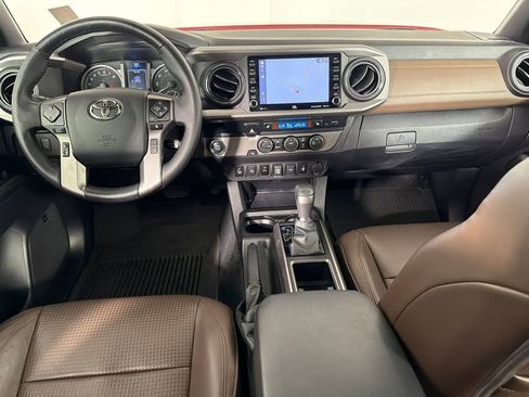 Used 2023 Toyota Tacoma Limited image 24