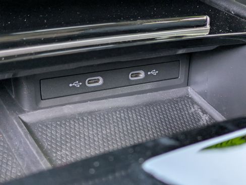 Used 2024 Volkswagen Atlas SE image 29