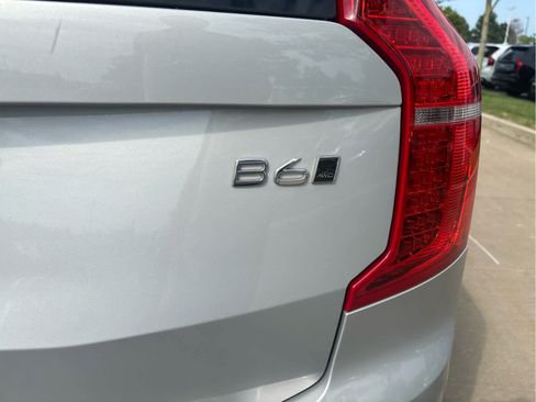 Used 2023 Volvo XC90 B6 Plus w/ Protection Package Premier AWD/4WD image 11