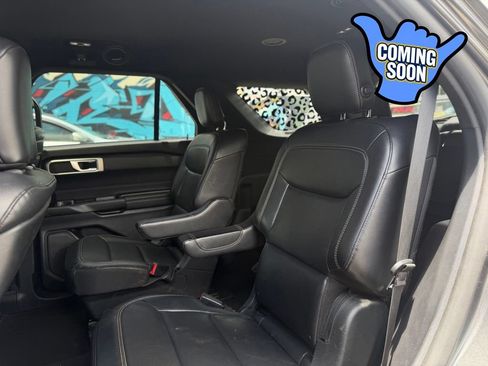 Used 2020 Ford Explorer XLT w/ Equipment Group 202A AWD/4WD image 11