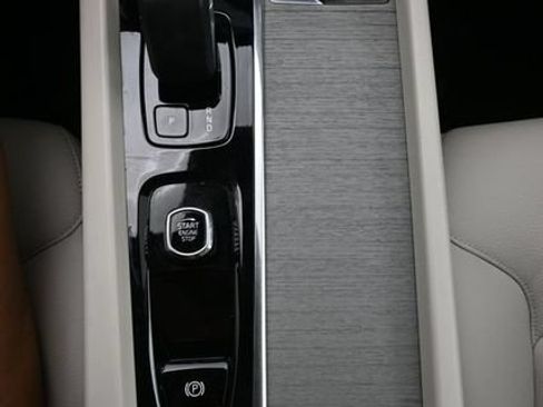 Used 2023 Volvo XC60 B5 Plus w/ Climate Package AWD/4WD image 11