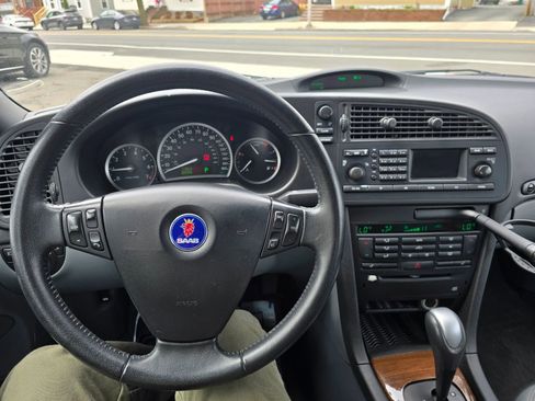 Used 2005 Saab 9-3 Arc image 12