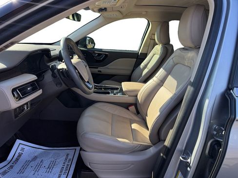 Used 2022 Lincoln Aviator Reserve image 11