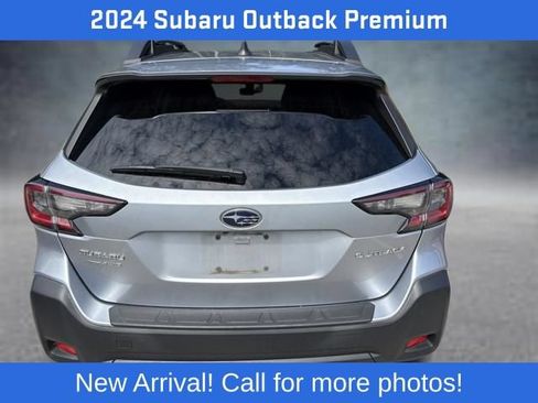 Used 2024 Subaru Outback Premium AWD/4WD image 5