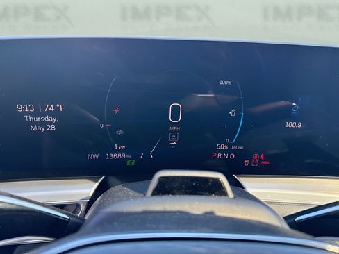 Used 2024 Cadillac Lyriq Luxury RWD image 9