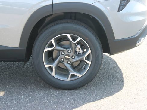New 2026 Chevrolet Trax LT w/ Driver Confidence Package FWD image 19
