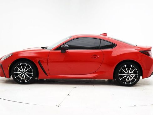 Used 2024 Toyota GR86 RWD image 6