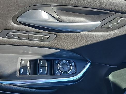 Used 2025 Cadillac XT4 Premium Luxury image 13