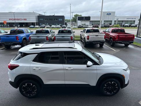 Used 2021 Chevrolet TrailBlazer LT w/ Sun and Liftgate Package AWD/4WD image 4