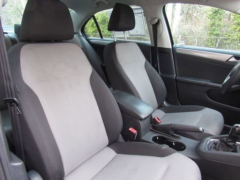 Used 2017 Volkswagen Jetta S image 18