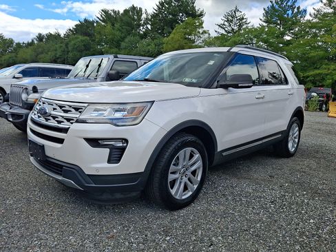 Used 2019 Ford Explorer XLT w/ Equipment Group 202A AWD/4WD image 3