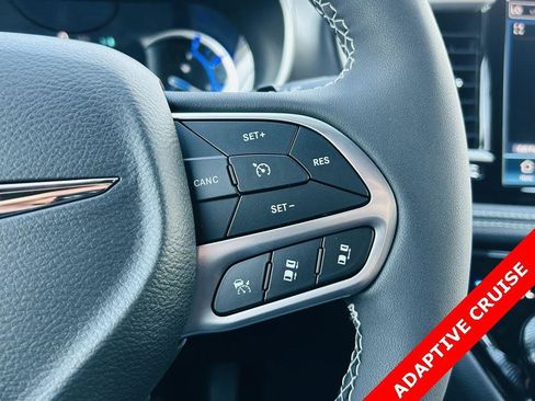 New 2026 Chrysler Pacifica Select w/ Quick Order Package 2EV image 6