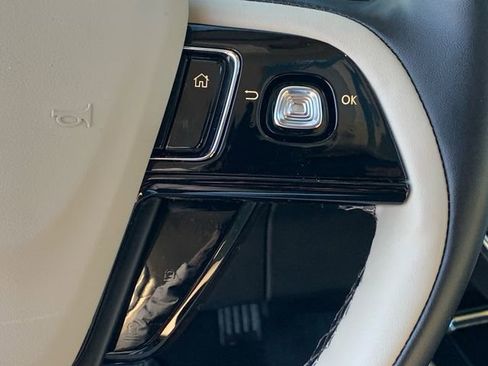 Used 2025 Lincoln Corsair AWD w/ Equipment Group 101A image 32