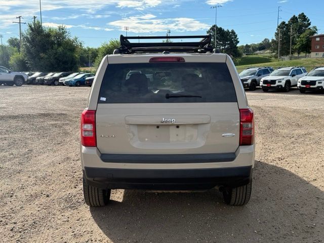 Used 2017 Jeep Patriot Latitude AWD/4WD image 5