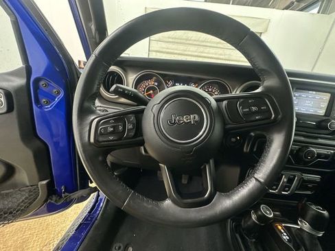 Used 2018 Jeep Wrangler Sport image 12