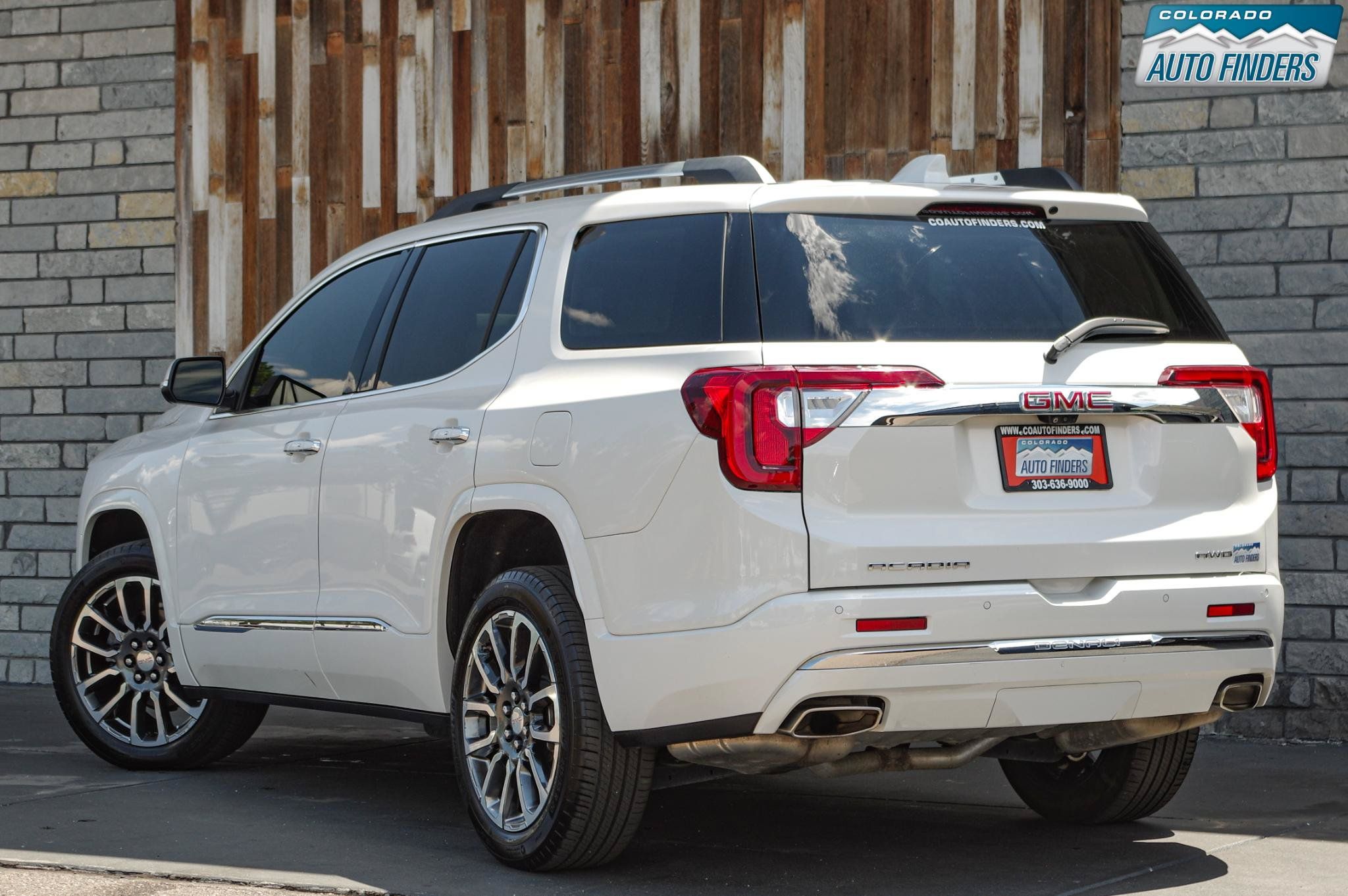 Used 2020 GMC Acadia Denali w/ Technology Package AWD/4WD image 4