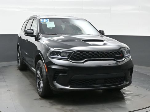 Used 2025 Dodge Durango GT image 8