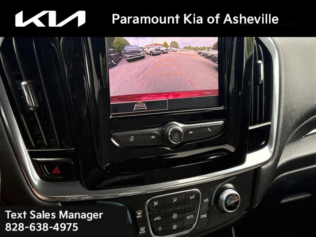 Used 2023 Chevrolet Traverse LT FWD image 9