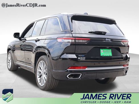 Used 2023 Jeep Grand Cherokee Summit w/ Luxury Tech Group V AWD/4WD image 3