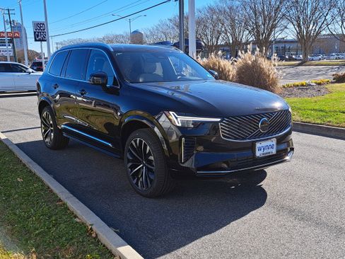 New 2026 Volvo XC90 T8 Plus image 2