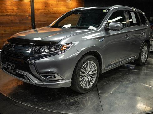 Used 2020 Mitsubishi Outlander GT image 2