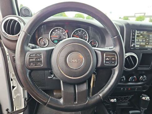 Used 2014 Jeep Wrangler Rubicon w/ Connectivity Group AWD/4WD image 19