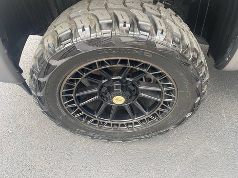 Used 2018 Nissan Titan Platinum Reserve w/ Platinum Utility Package AWD/4WD image 32