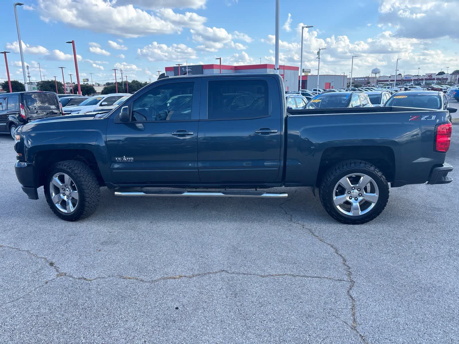 Used 2018 Chevrolet Silverado 1500 LT w/ Texas Edition AWD/4WD image 9