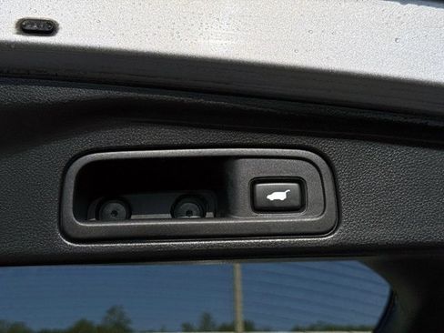 Used 2021 Honda Pilot Touring image 12