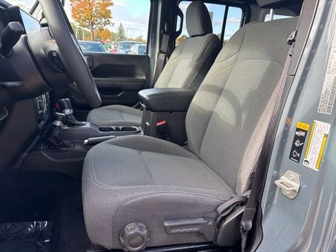 Used 2024 Jeep Wrangler Unlimited w/ Convenience Group image 10