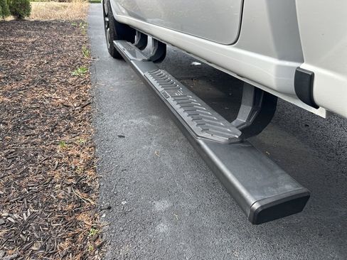 Used 2023 GMC Sierra 1500 AT4 w/ Technology Package image 31