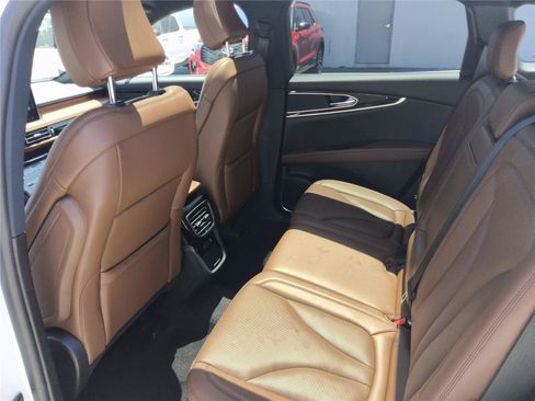 Used 2023 Lincoln Nautilus Reserve AWD/4WD image 22