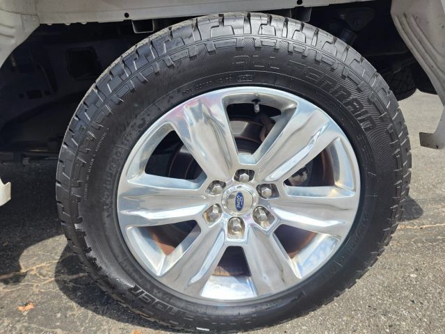 Used 2016 Ford F150 Platinum w/ Equipment Group 701A Luxury AWD/4WD image 10