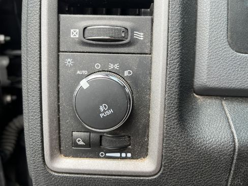Used 2015 RAM 1500 Express AWD/4WD image 22