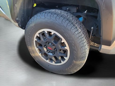 Used 2024 Toyota Tacoma TRD Off-Road image 26