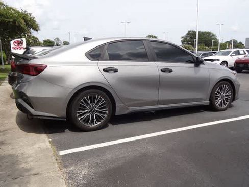 Used 2024 Kia Forte GT-Line w/ GT-Line Premium Package FWD image 5