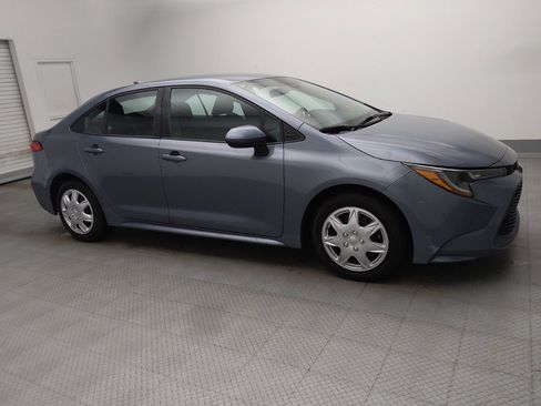 Used 2021 Toyota Corolla LE FWD image 11