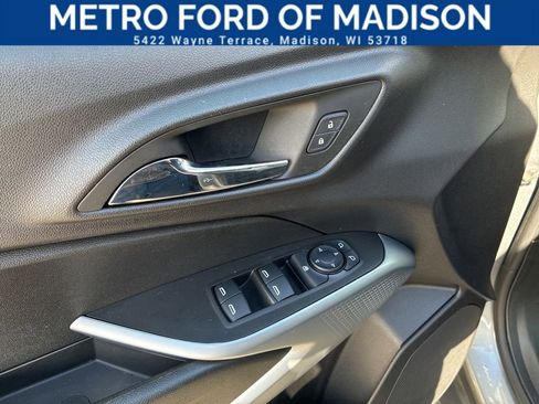 Used 2025 Chevrolet Trax RS w/ Driver Confidence Package FWD image 11