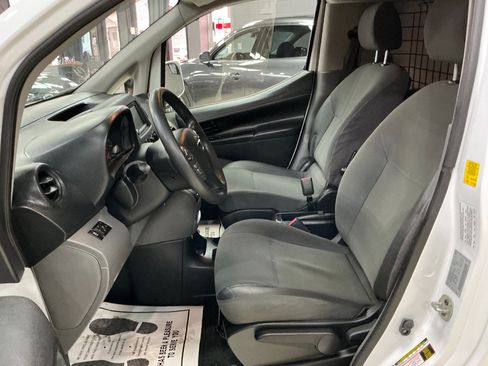 Used 2021 Nissan NV200 SV w/ Back Door Glass Package image 11