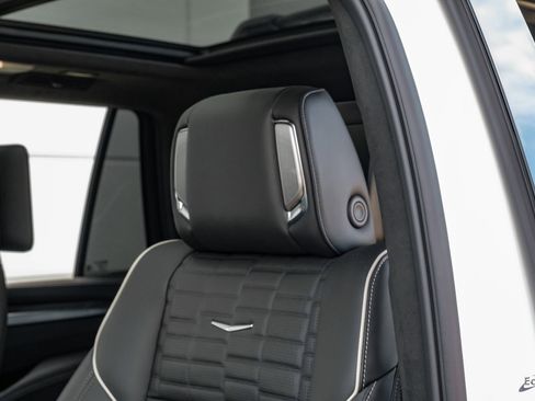 Used 2025 Cadillac Escalade V w/ LPO, Floor Liner Package image 40