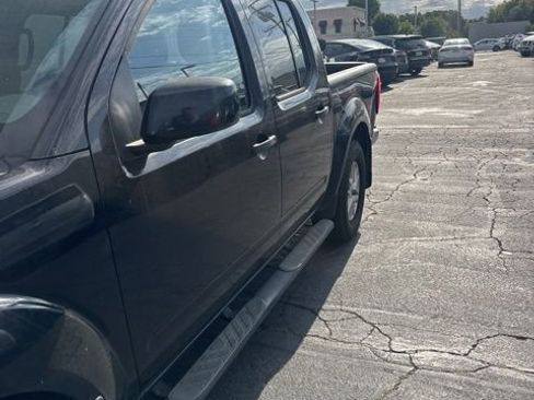 Used 2017 Nissan Frontier SV w/ SV Value Truck Package RWD image 2
