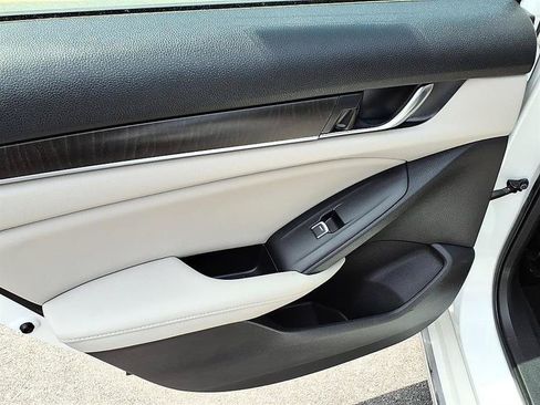 Used 2018 Honda Accord EX-L image 11