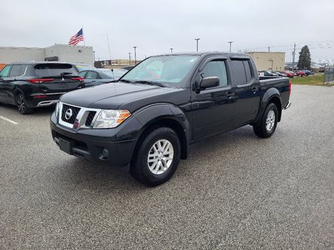 Used 2019 Nissan Frontier SV image 1